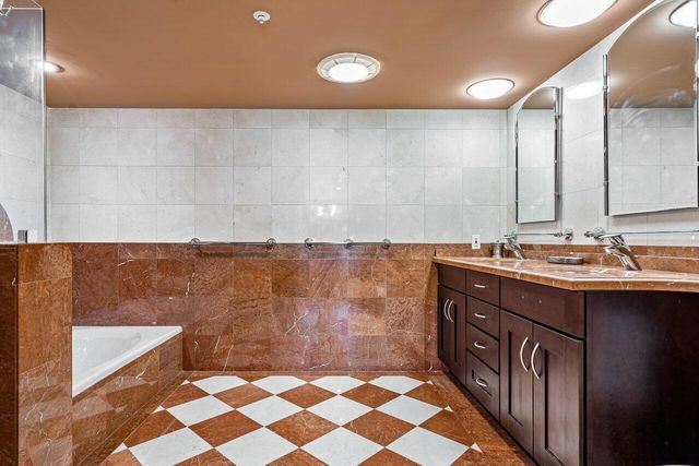 250 S Ocean Boulevard 11c, Boca Raton, FL 33432