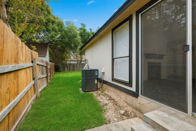 9010 Fromage, San Antonio, TX 78250