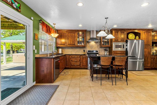 235 South Circle Drive, Livingston, TX 77351