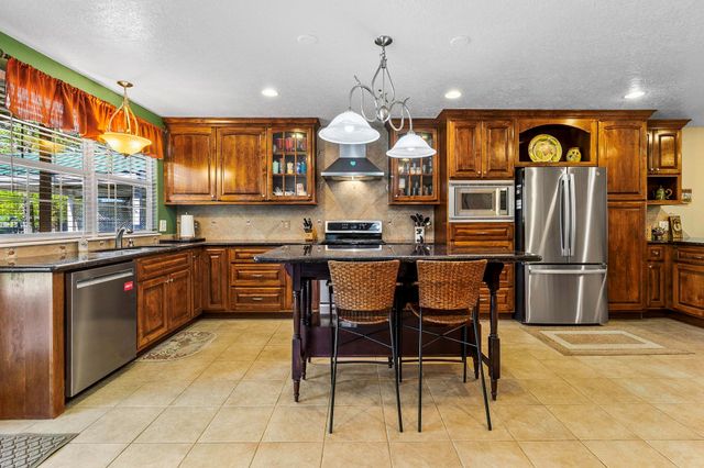 235 South Circle Drive, Livingston, TX 77351