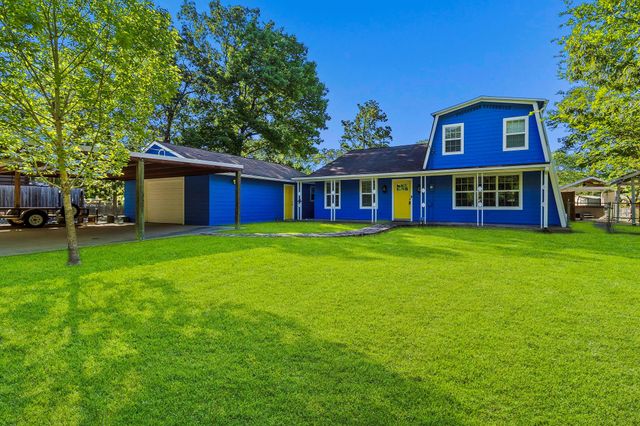 235 South Circle Drive, Livingston, TX 77351