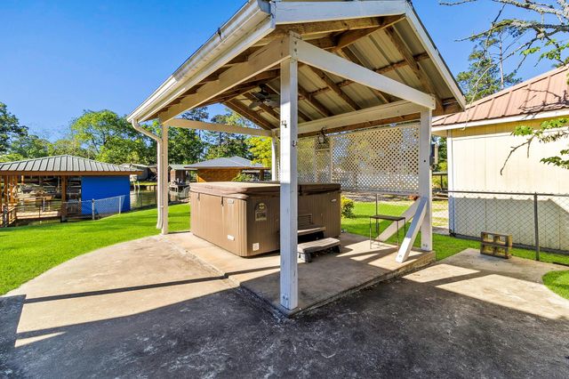 235 South Circle Drive, Livingston, TX 77351