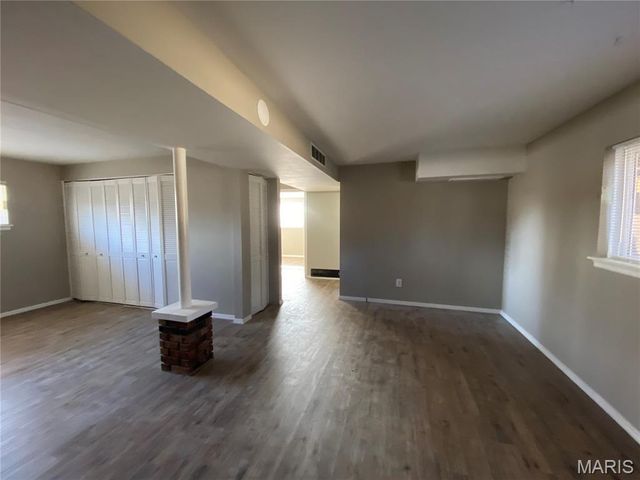 5167 Ville Maria Lane, Hazelwood, MO 63042