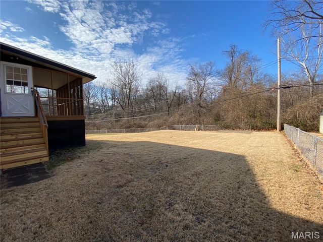 5167 Ville Maria Lane, Hazelwood, MO 63042