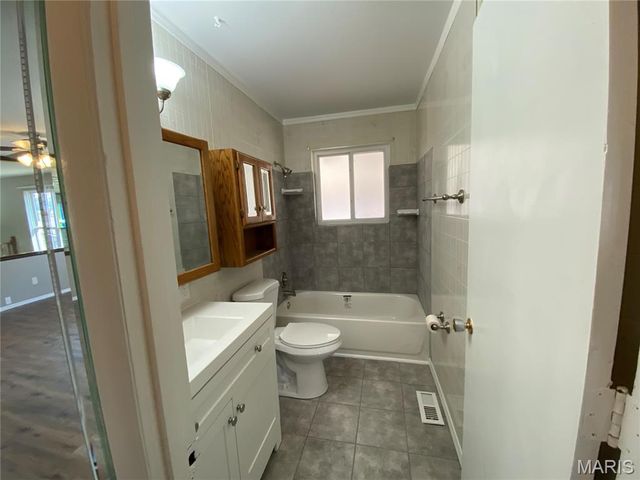 5167 Ville Maria Lane, Hazelwood, MO 63042