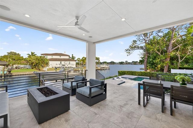 874 PLACIDO WAY NE, St Petersburg, FL 33704