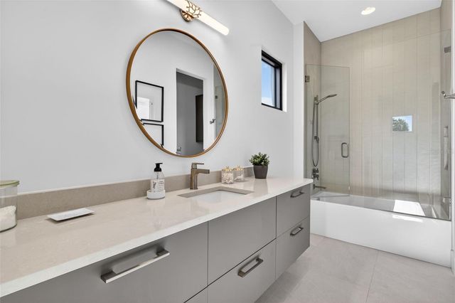 874 PLACIDO WAY NE, St Petersburg, FL 33704