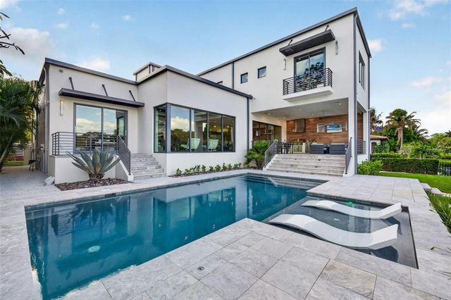 874 PLACIDO WAY NE, St Petersburg, FL 33704