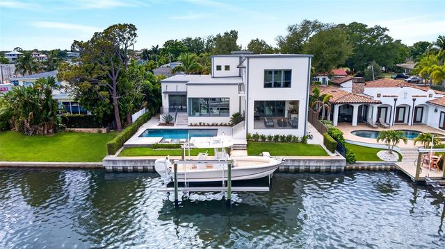874 PLACIDO WAY NE, St Petersburg, FL 33704