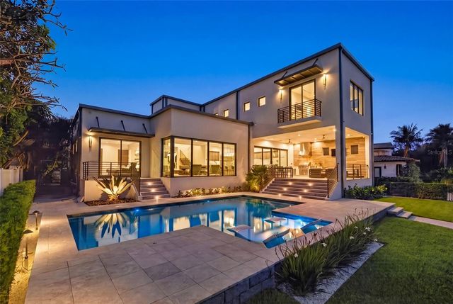 874 PLACIDO WAY NE, St Petersburg, FL 33704