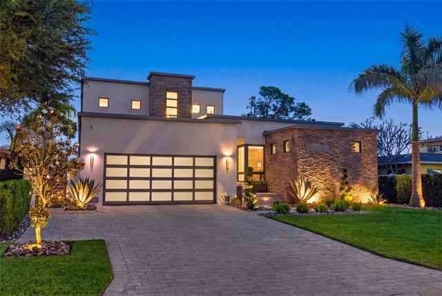 874 PLACIDO WAY NE, St Petersburg, FL 33704