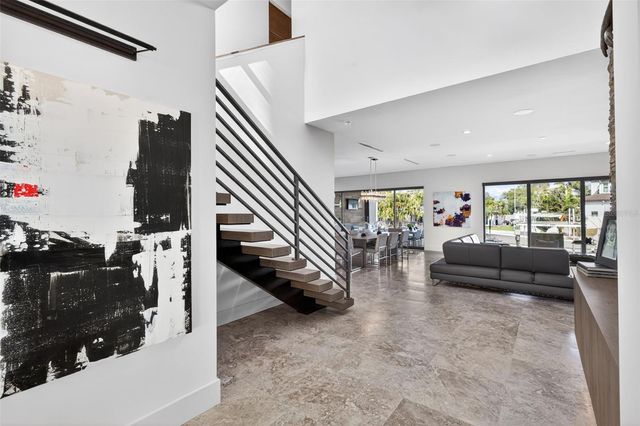874 PLACIDO WAY NE, St Petersburg, FL 33704