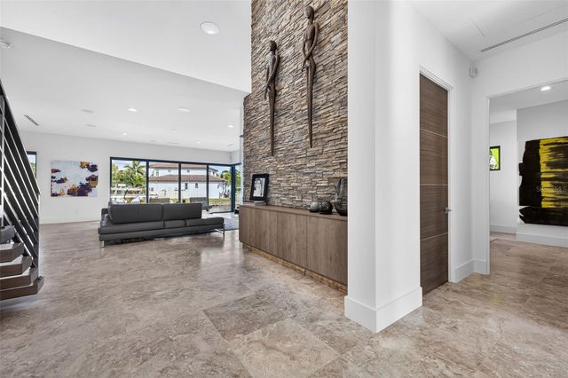 874 PLACIDO WAY NE, St Petersburg, FL 33704