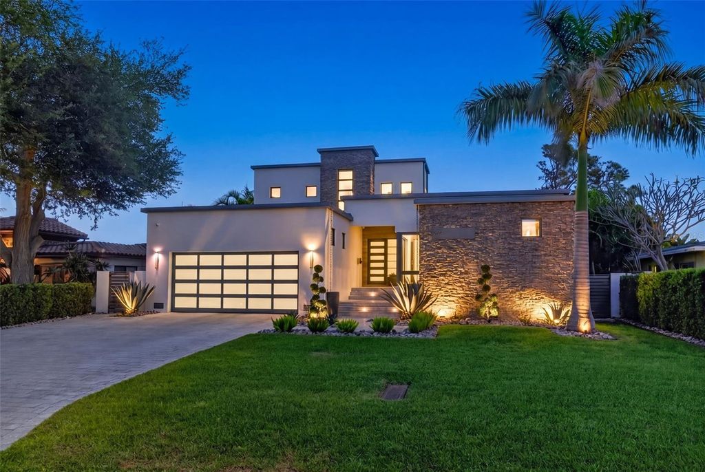 874 PLACIDO WAY NE, St Petersburg, FL 33704