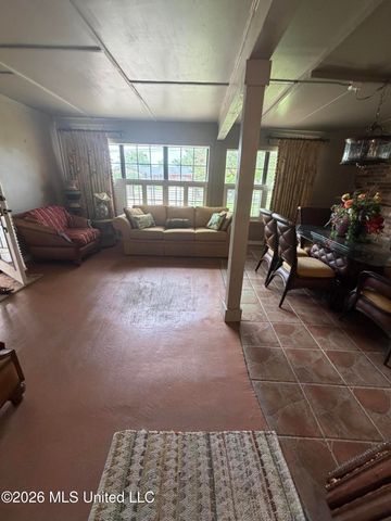 4000 Karen Street, Moss Point, MS 39563