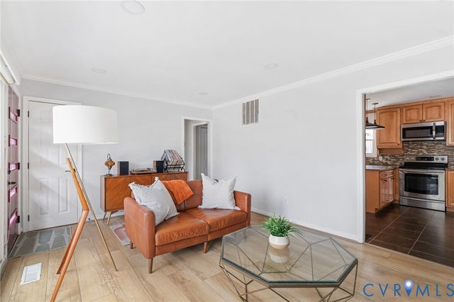 8250 Robert Bruce Dr, North Chesterfield, VA 23235