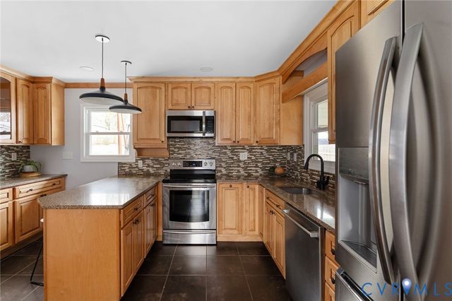 8250 Robert Bruce Dr, North Chesterfield, VA 23235