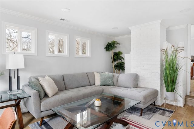 8250 Robert Bruce Dr, North Chesterfield, VA 23235