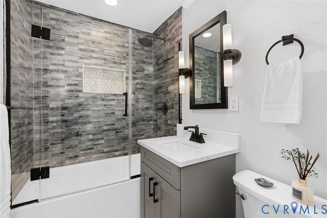 8250 Robert Bruce Dr, North Chesterfield, VA 23235