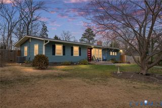 8250 Robert Bruce Dr, North Chesterfield, VA 23235