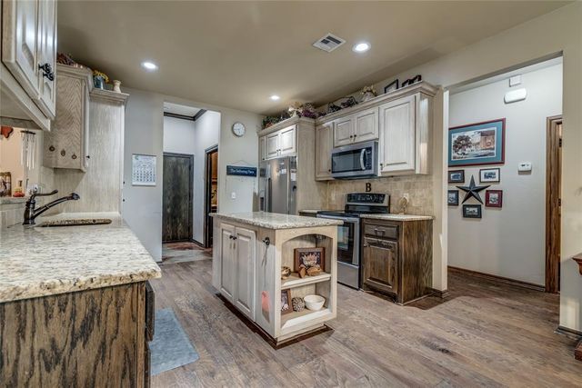 1456 Narrows Bridge Circle, Edmond, OK 73034