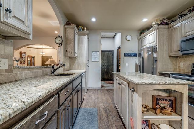 1456 Narrows Bridge Circle, Edmond, OK 73034