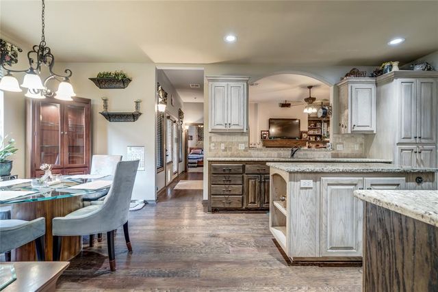 1456 Narrows Bridge Circle, Edmond, OK 73034