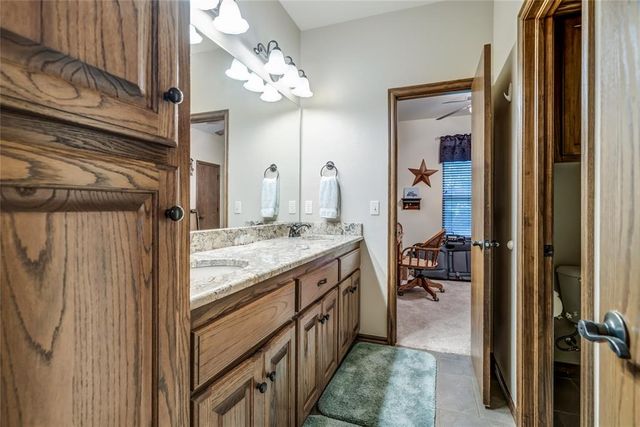 1456 Narrows Bridge Circle, Edmond, OK 73034