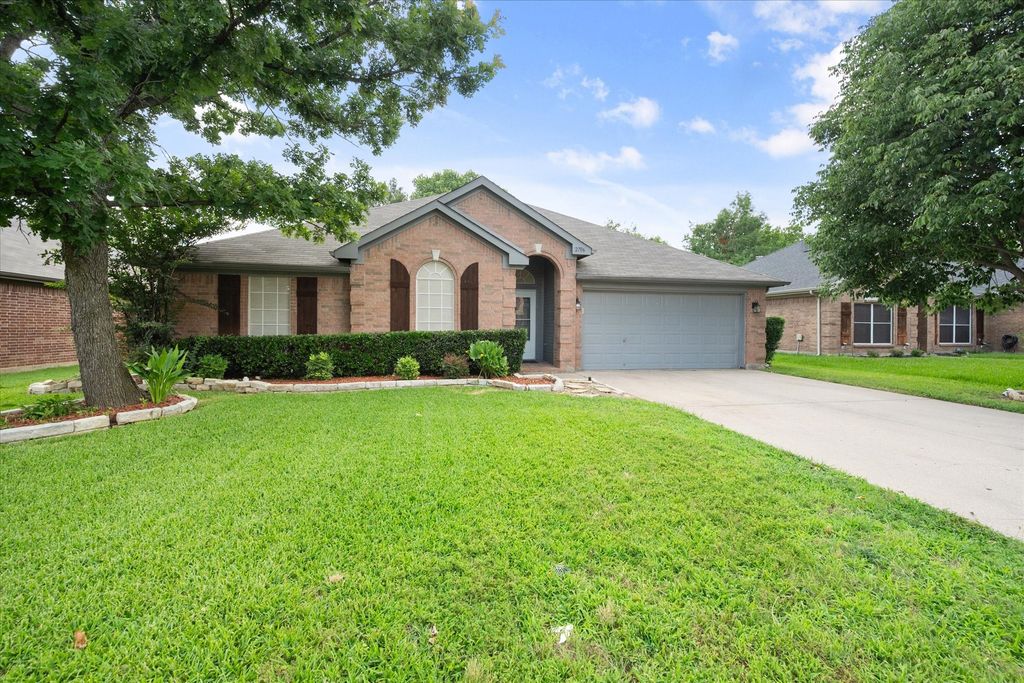 2706 Ferncrest Trail, Mansfield, TX 76063