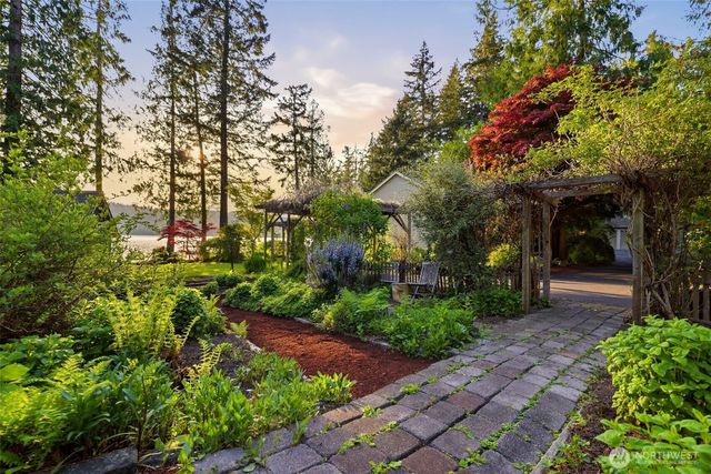 2860 E State Route 302, Belfair, WA 98528