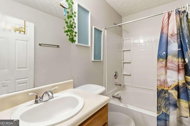 5559 Strathmoor Manor Circle, Lithonia, GA 30058