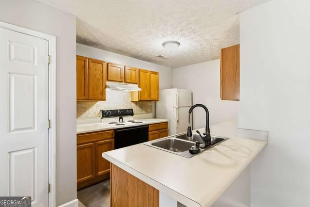 5559 Strathmoor Manor Circle, Lithonia, GA 30058