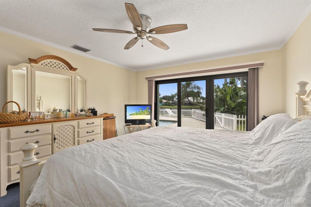 Image 31 of property listing at 8964 SE Sunfish Place, Hobe Sound, FL 33455