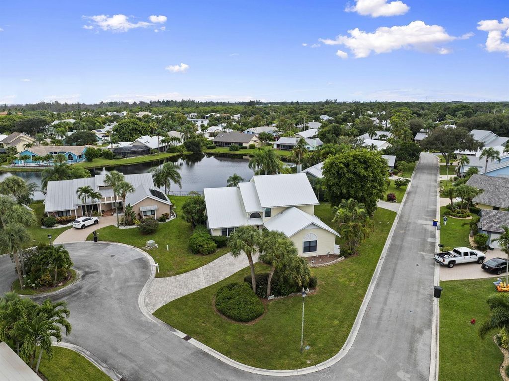 Image 4 of property listing at 8964 SE Sunfish Place, Hobe Sound, FL 33455