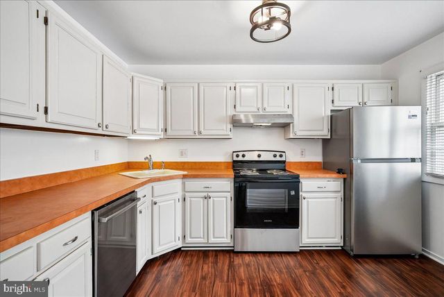 2374 BRANLEIGH PARK CT, Reston, VA 20191