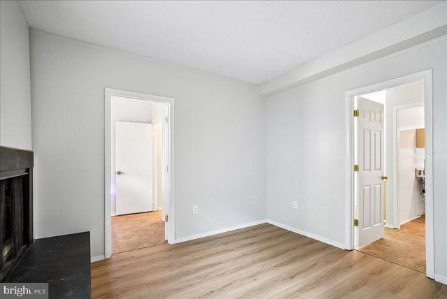2374 BRANLEIGH PARK CT, Reston, VA 20191