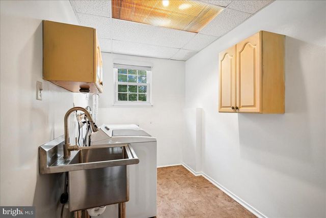 2374 BRANLEIGH PARK CT, Reston, VA 20191