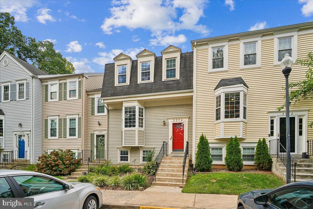 2374 BRANLEIGH PARK CT, Reston, VA 20191
