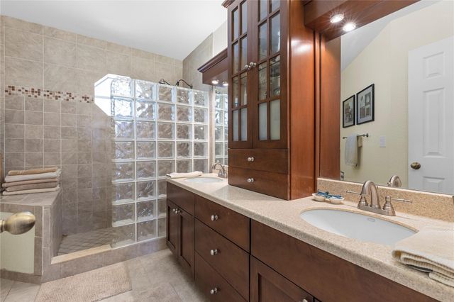 2933 Myrtle Oak Circle, Davie, FL 33328