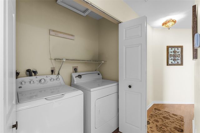 2933 Myrtle Oak Circle, Davie, FL 33328