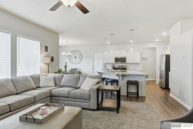 7160 N 165th Street, Bennington, NE 68007