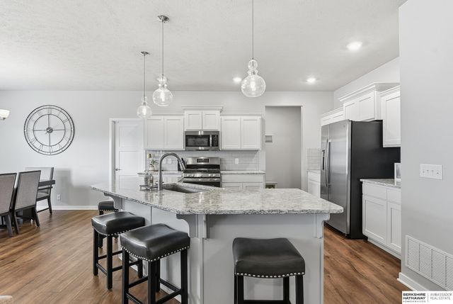 7160 N 165th Street, Bennington, NE 68007