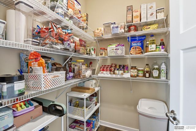 7160 N 165th Street, Bennington, NE 68007