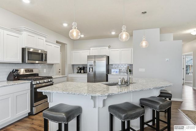 7160 N 165th Street, Bennington, NE 68007