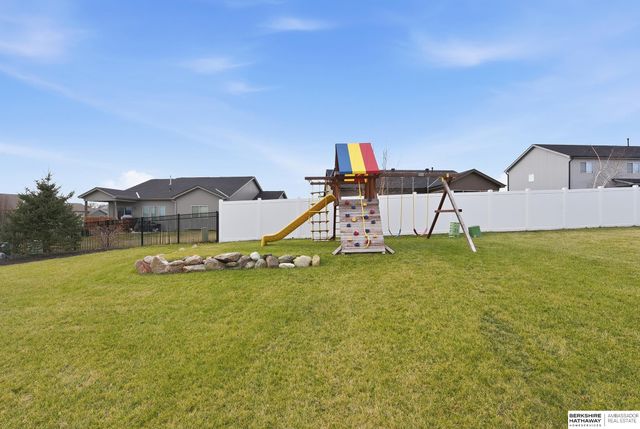 7160 N 165th Street, Bennington, NE 68007