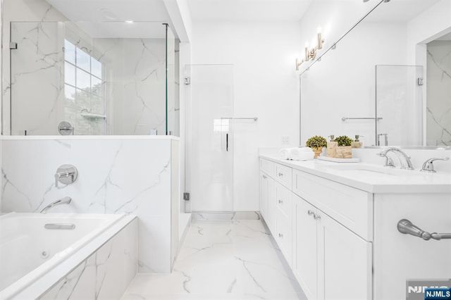 24 Gabriel Court 24, Paramus, NJ 07652