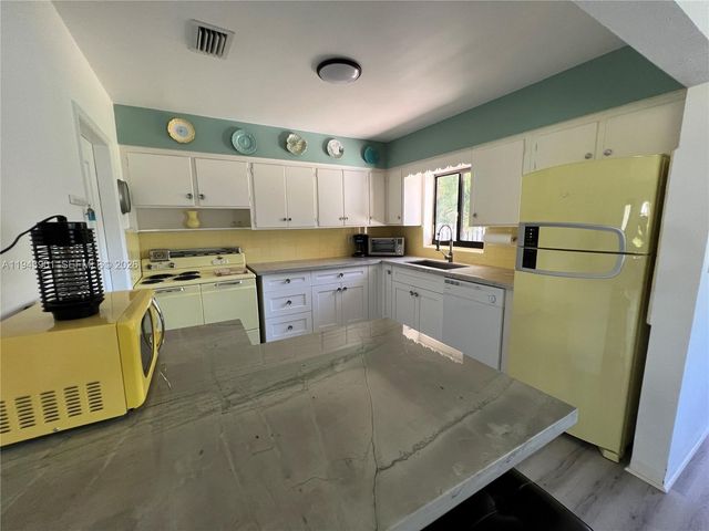 1425 Grant St, Hollywood, FL 33020