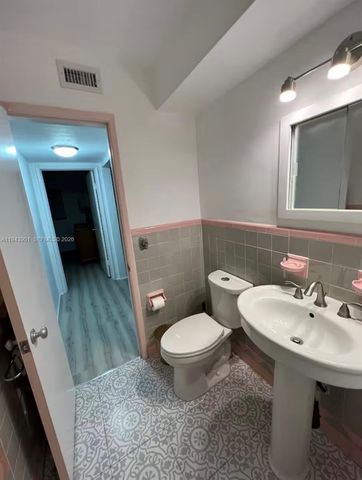 1425 Grant St, Hollywood, FL 33020