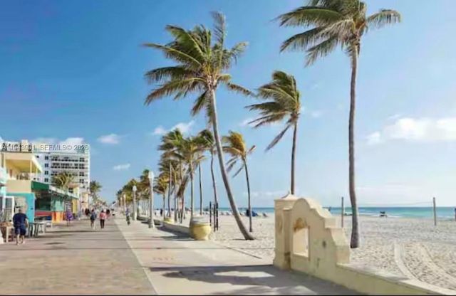 1425 Grant St, Hollywood, FL 33020