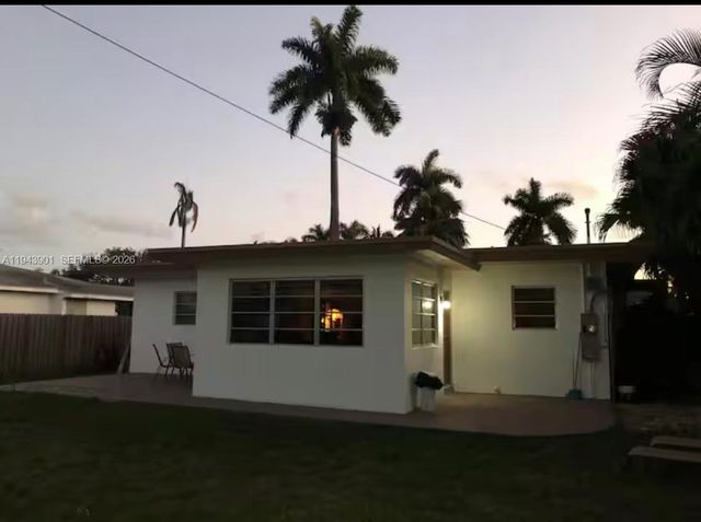 1425 Grant St, Hollywood, FL 33020